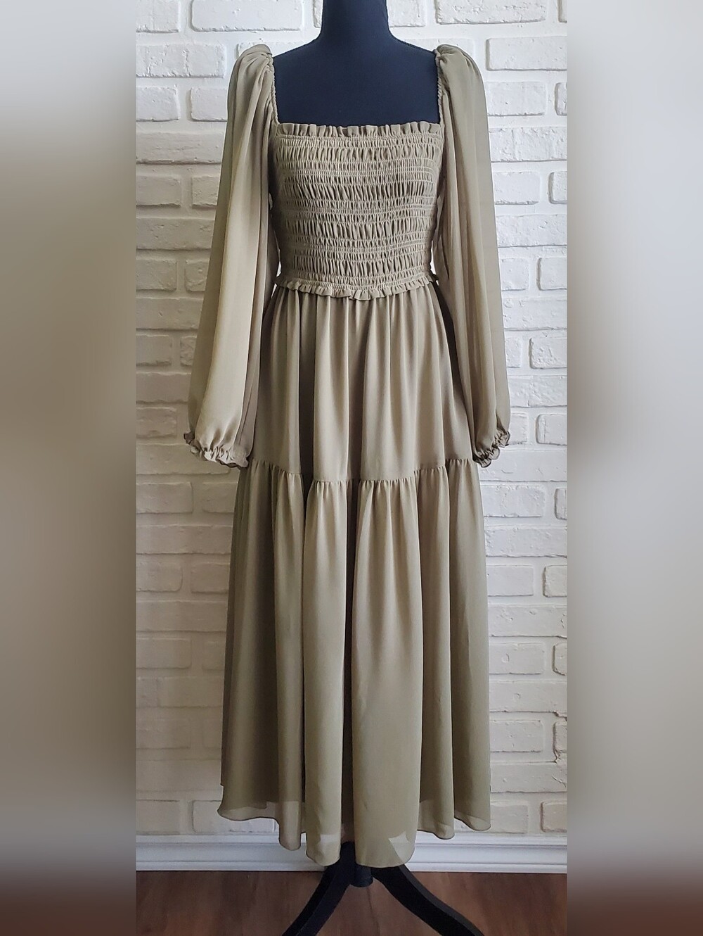 Aritzia Wilfred Nella Smocked Fete Chiffon Tiered Midi Dress Olive Green Medium - Picture 3 of 15